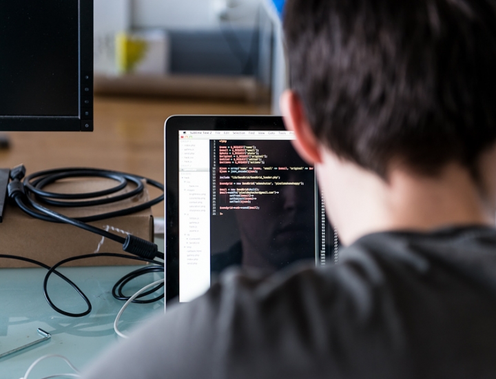 轰炸电话在线下单